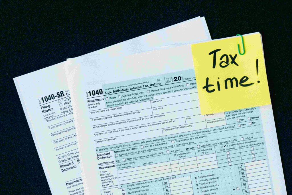 Form 1040-SR U.S. Tax Return for Seniors
Filing Status: (部分隱藏,但可見 "Head" 字樣)
Check only one box: (部分隱藏)
Your first name and middle initial
Last name
If joint return, spouse's first name and middle initial
Last name
Home address (number and street). If you have a P.O. box, see instructions.
City, town, or post office. If you have a foreign address, also complete spaces below.
State
ZIP code
Foreign province/state/county
Foreign postal code
At any time during 2020, did you receive, sell, exchange, or otherwise acquire any financial interest in any virtual currency? Yes ☐ No ☐
Standard Deduction
Form 1040 U.S. Individual Income Tax Return (2020)
Filing Status: (可見選項包括 "Single", "Married filing jointly", "Married filing separately", "Head of household")
Check only one box.
Your first name and middle initial
Last name
If joint return, spouse's first name and middle initial
Last name
Home address (number and street). If you have a P.O. box, see instructions.
City, town, or post office. If you have a foreign address, also complete spaces below.
State
ZIP code
Foreign province/state/county
Foreign postal code
At any time during 2020, did you receive, sell, exchange, or otherwise acquire any financial interest in any virtual currency? Yes ☐ No ☐
Someone can claim you as a dependent ☐
Spouse: ☐
Were you, or your spouse if filing jointly, a resident of the United States? Yes ☐ No ☐
Age/Blindness: (可見 "Spouse" 和 "You" 選項)
Dependents: (包含 "First name" 等欄位)
Wages, salaries, tips, etc. Attach Form(s) W-2
Taxable interest
Ordinary dividends
Taxable amount
Taxable amount
Taxable amount
Check here if (部分隱藏)